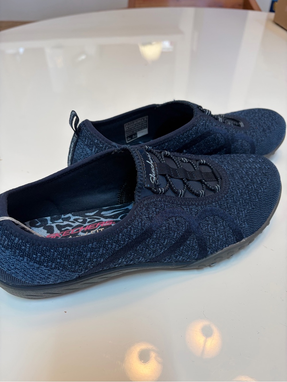 #665 Skechers Like New Relaxed Fit Memory Foam Slip-On with Patterned Insole